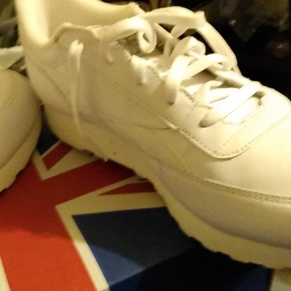 Shoes - Picture 4 of 5